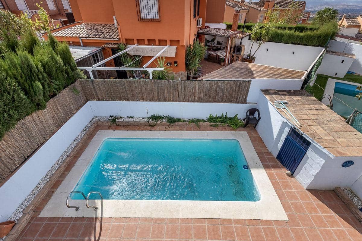 4 chambre Maison de Ville à vendre à Jun - 240 000 € (Ref: 9434444)