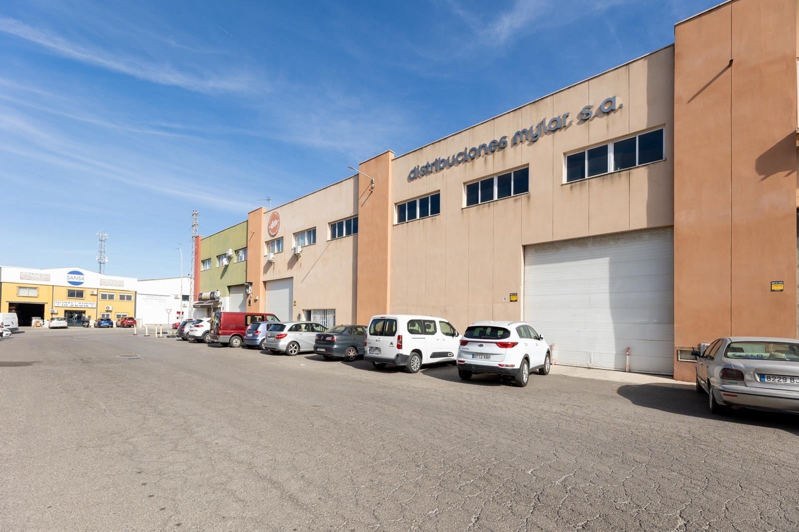 Business for sale in Peligros - € 440,000 (Ref: 9434445)