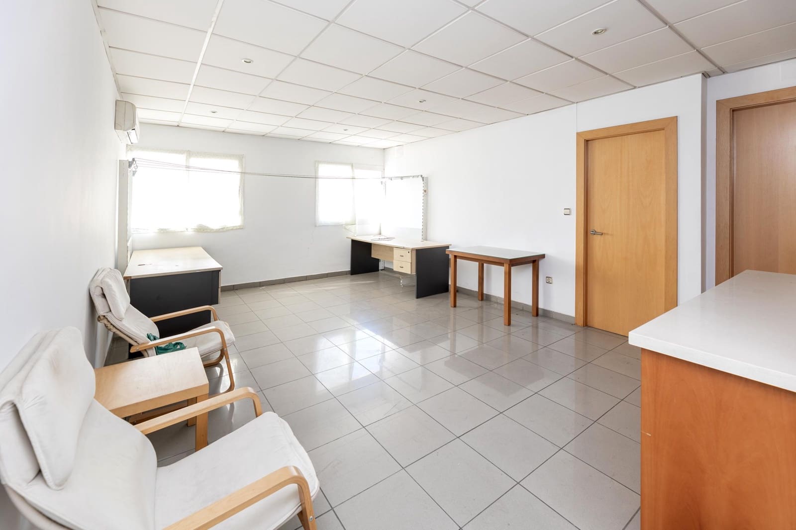 Business for sale in Peligros - € 440,000 (Ref: 9434445)