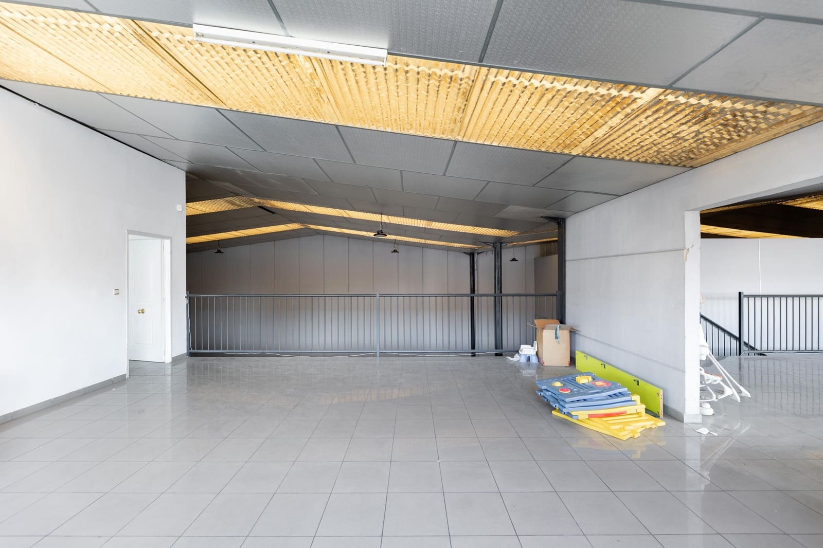 Business for sale in Peligros - € 440,000 (Ref: 9434445)