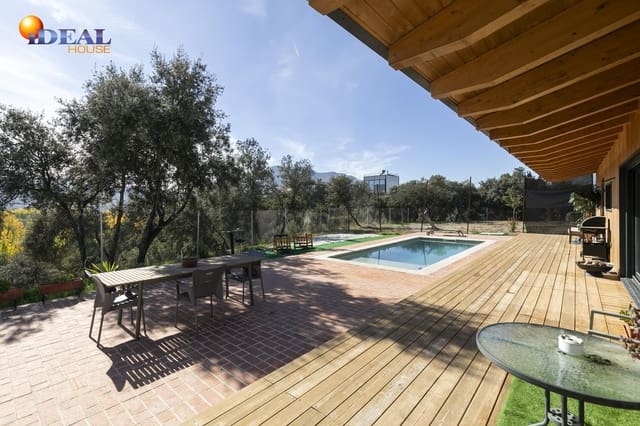 2 soveværelse Finca/Landehus til salg i Maracena med swimmingpool - € 393.000 (Ref: 9434447)