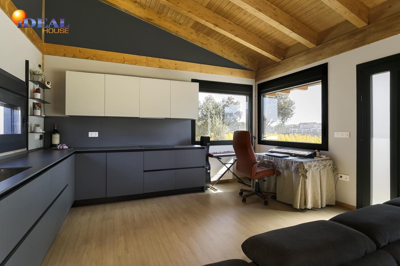 2 bedroom Finca/Country House for sale in Maracena with pool - € 393,000 (Ref: 9434447)