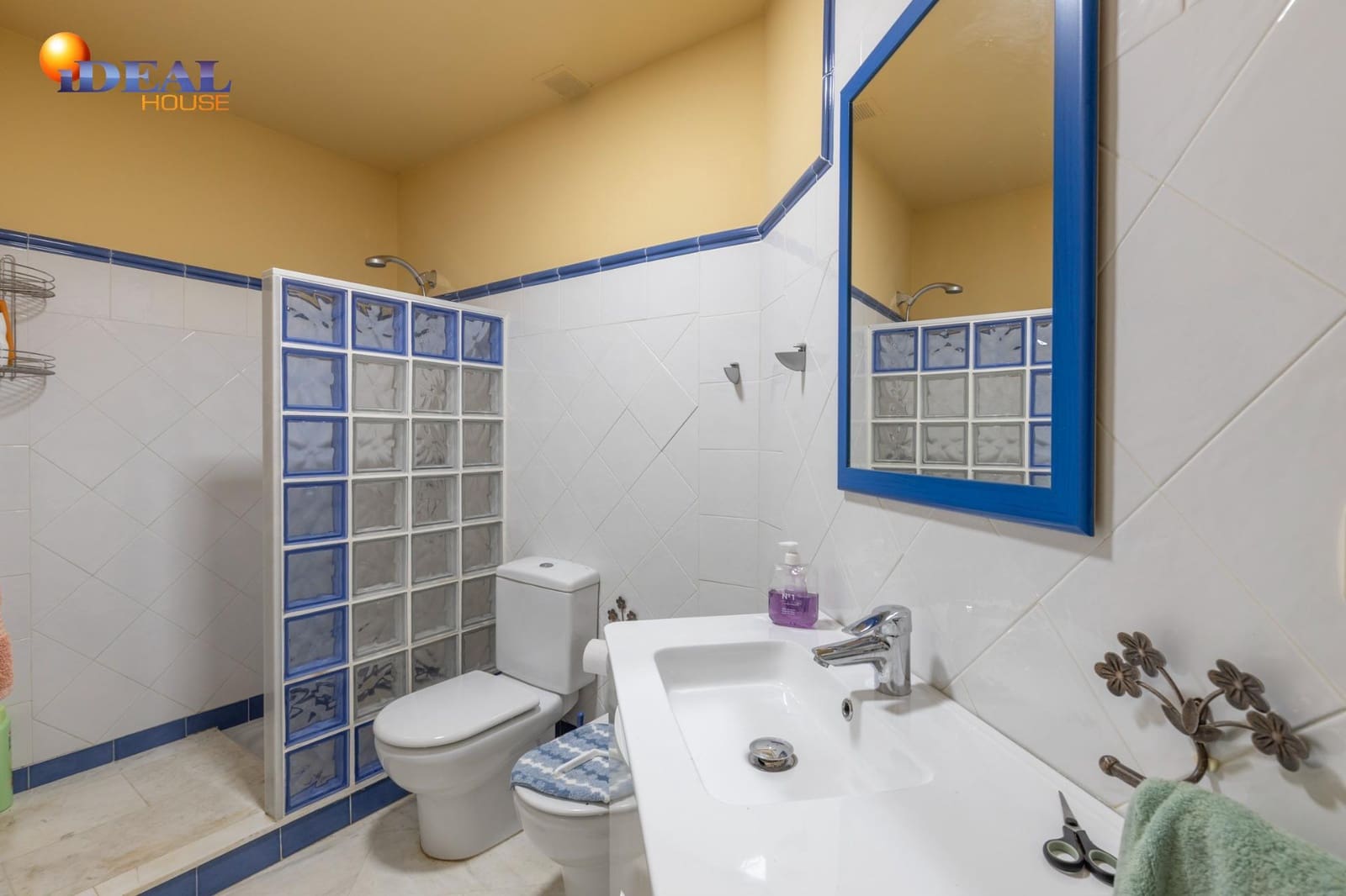 2 bedroom Flat for sale in Motril with pool - € 330,000 (Ref: 9434452)