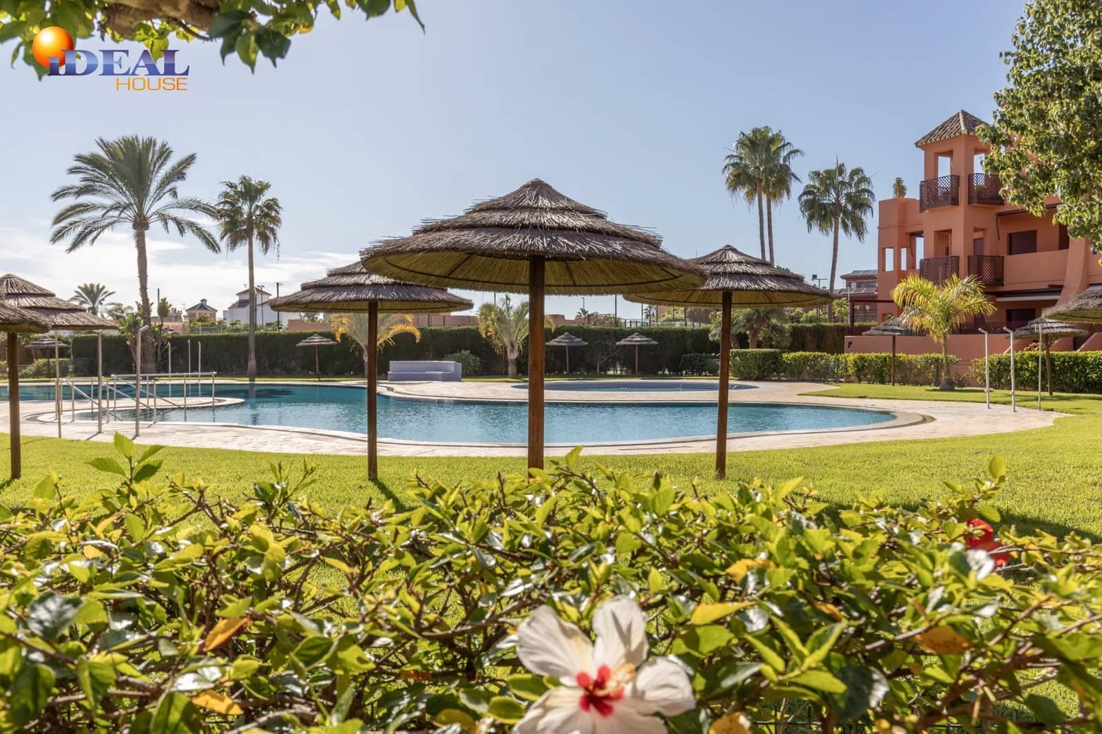 2 bedroom Flat for sale in Motril with pool - € 330,000 (Ref: 9434452)