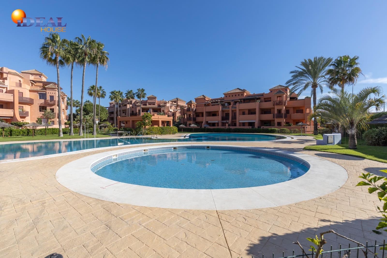 2 bedroom Flat for sale in Motril with pool - € 330,000 (Ref: 9434452)