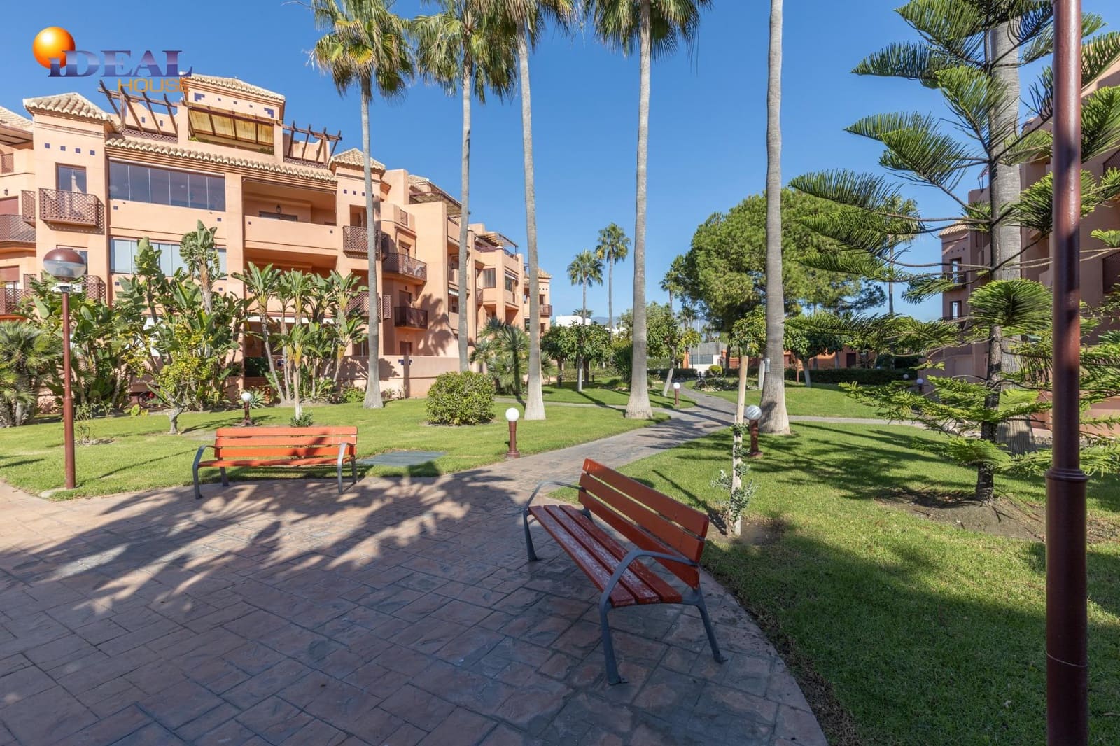 2 bedroom Flat for sale in Motril with pool - € 330,000 (Ref: 9434452)