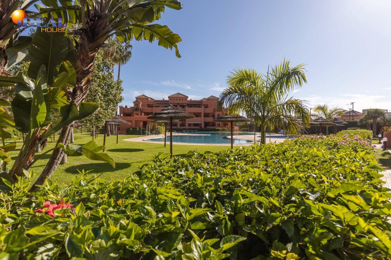 2 bedroom Flat for sale in Motril with pool - € 330,000 (Ref: 9434452)