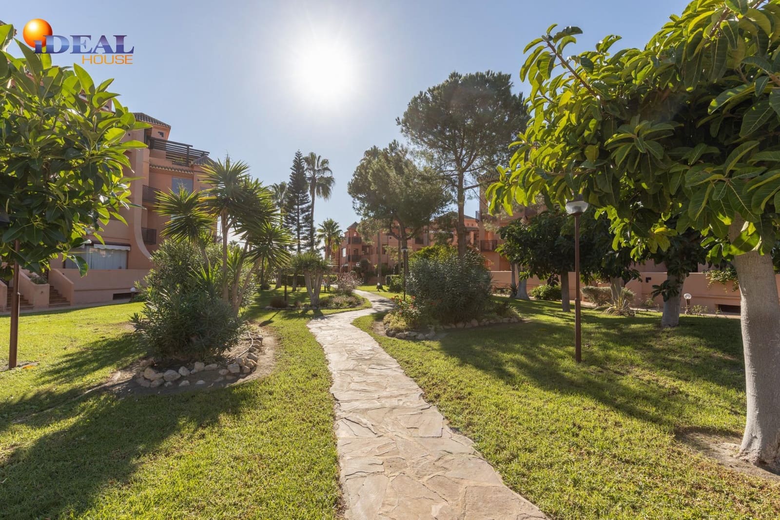 2 bedroom Flat for sale in Motril with pool - € 330,000 (Ref: 9434452)