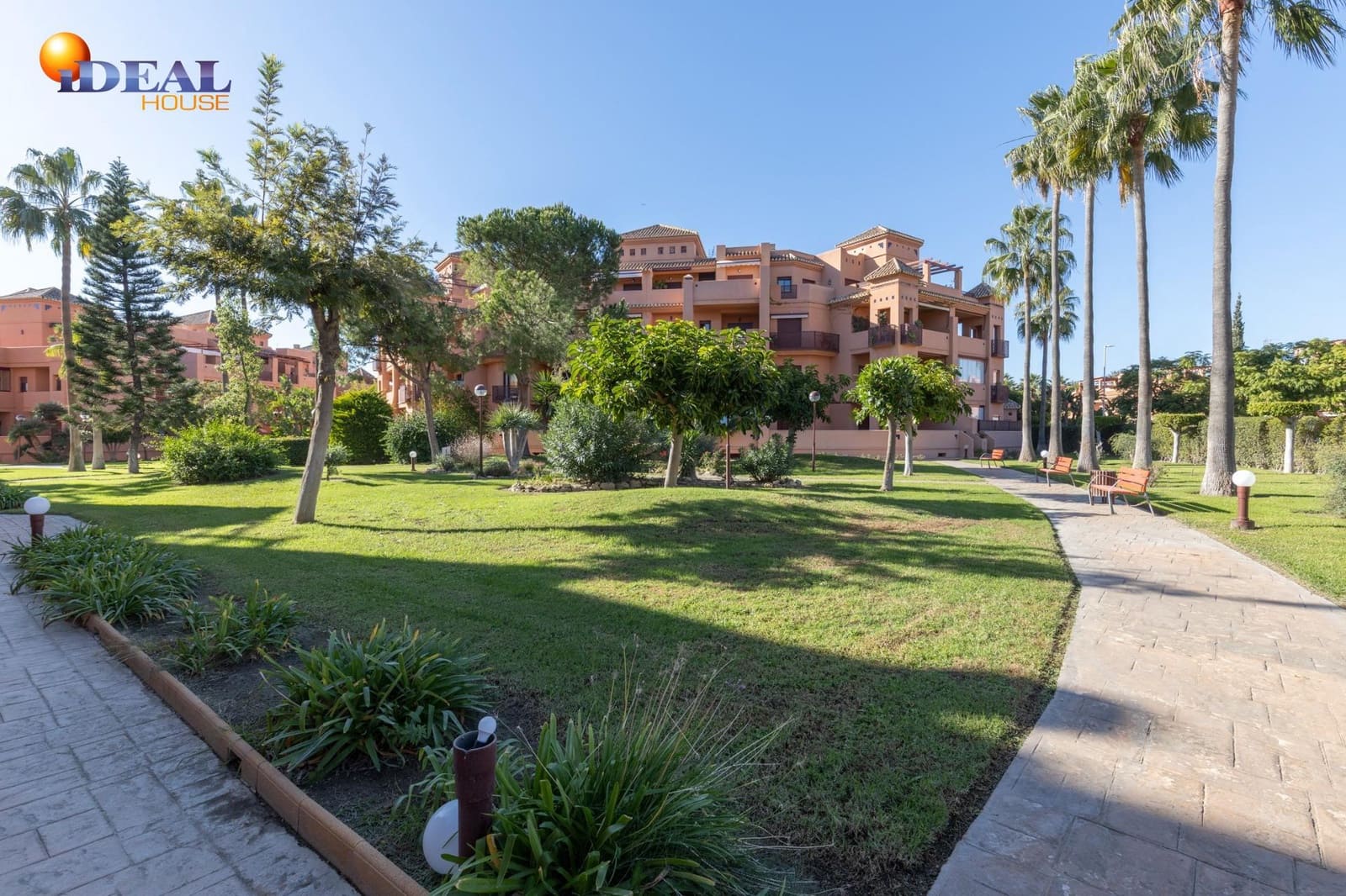 2 bedroom Flat for sale in Motril with pool - € 330,000 (Ref: 9434452)