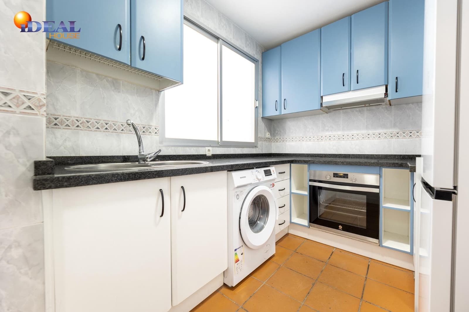 2 bedroom Flat for sale in Granada city - € 215,000 (Ref: 9434454)