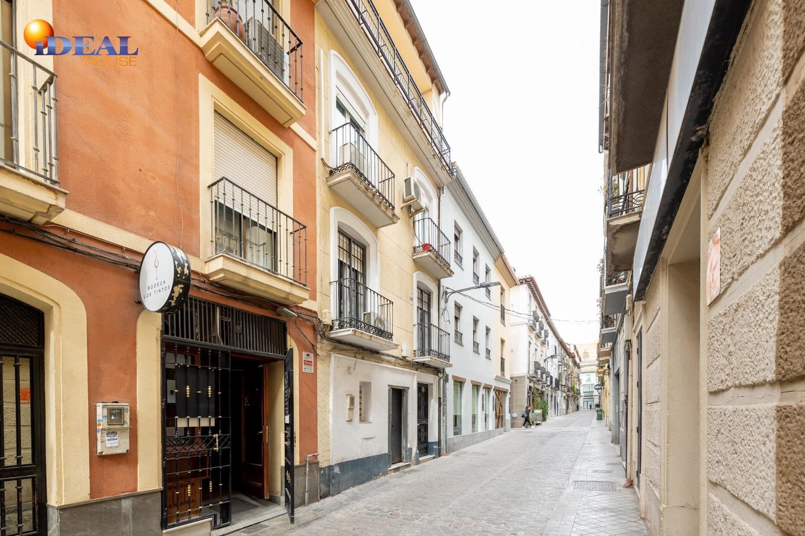 2 bedroom Flat for sale in Granada city - € 215,000 (Ref: 9434454)