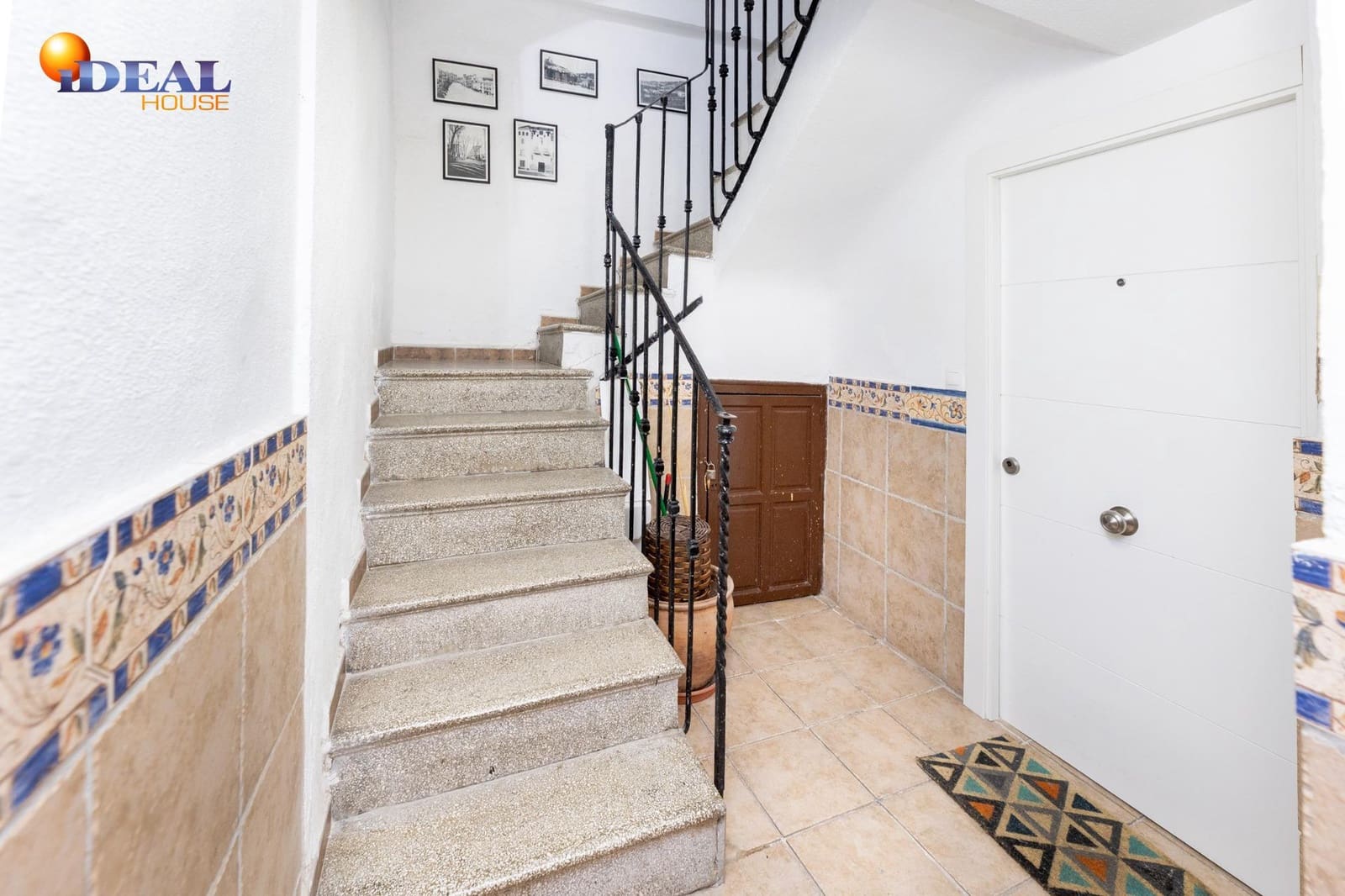 2 bedroom Flat for sale in Granada city - € 215,000 (Ref: 9434454)