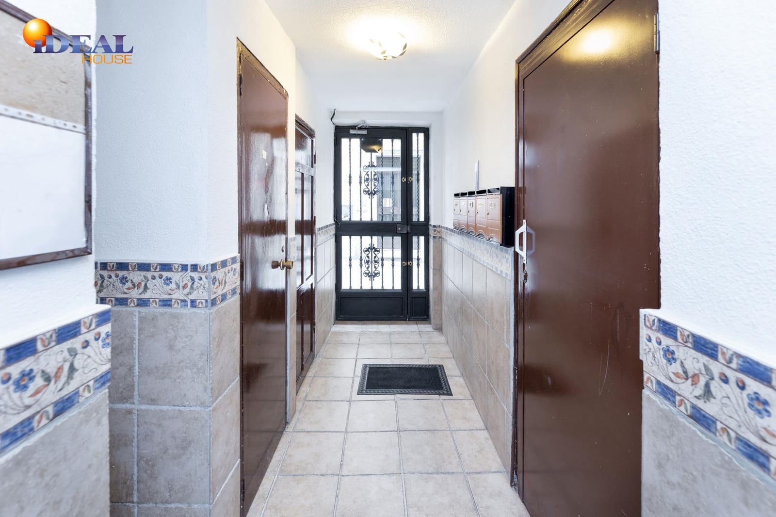 2 bedroom Flat for sale in Granada city - € 215,000 (Ref: 9434454)