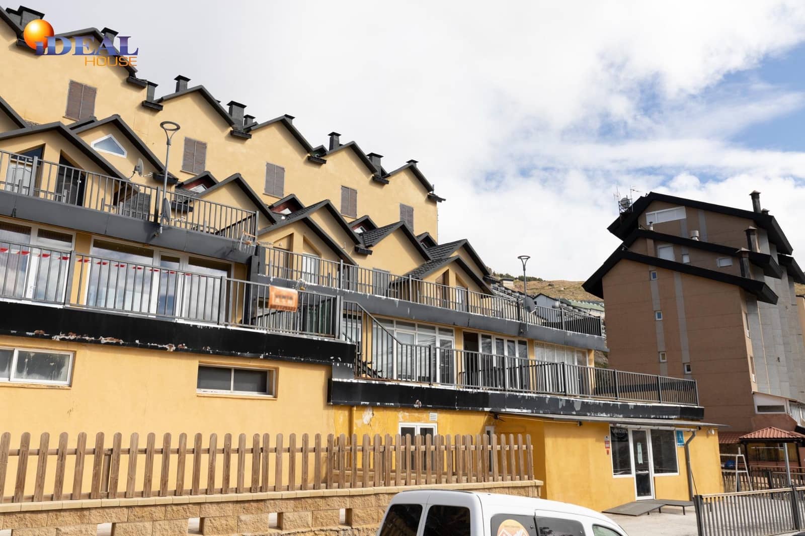 3 bedroom Apartment for sale in Sierra Nevada with garage - € 170,000 (Ref: 9434455)