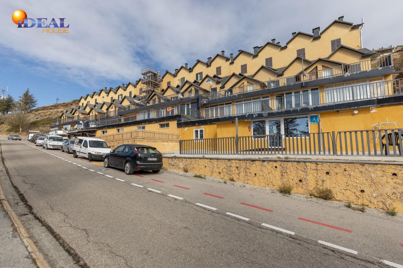 3 bedroom Apartment for sale in Sierra Nevada with garage - € 170,000 (Ref: 9434455)