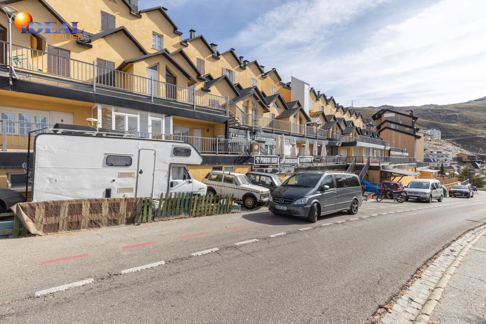 3 bedroom Apartment for sale in Sierra Nevada with garage - € 170,000 (Ref: 9434455)