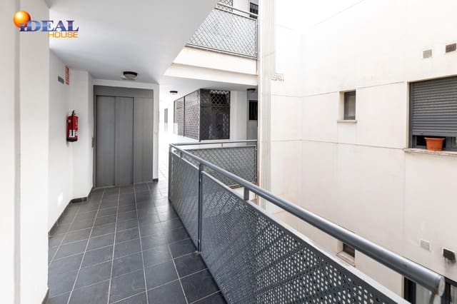 Piso de 3 habitaciones en Granada ciudad en venta con garaje - 249.900 € (Ref: 9434456)