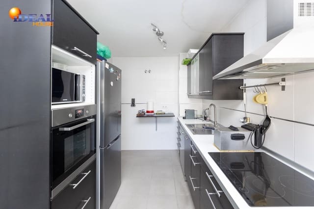 Piso de 3 habitaciones en Granada ciudad en venta con garaje - 249.900 € (Ref: 9434456)