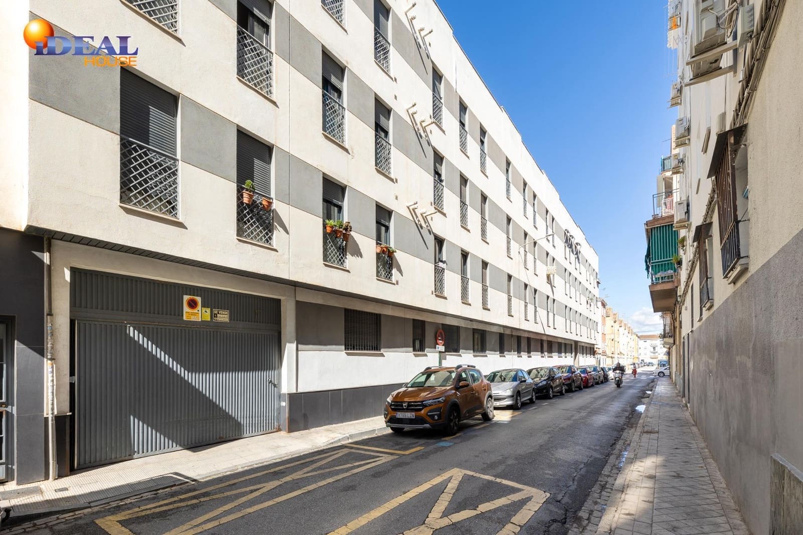 3 bedroom Flat for sale in Granada city with garage - € 249,900 (Ref: 9434456)