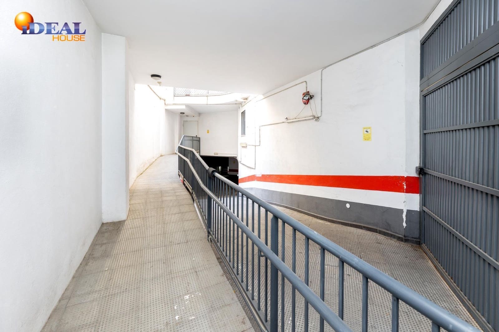 3 bedroom Flat for sale in Granada city with garage - € 249,900 (Ref: 9434456)