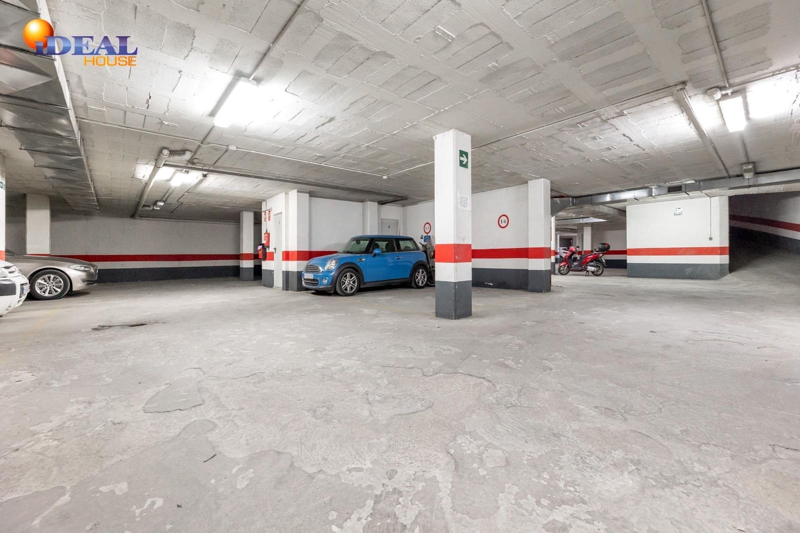 3 bedroom Flat for sale in Granada city with garage - € 249,900 (Ref: 9434456)