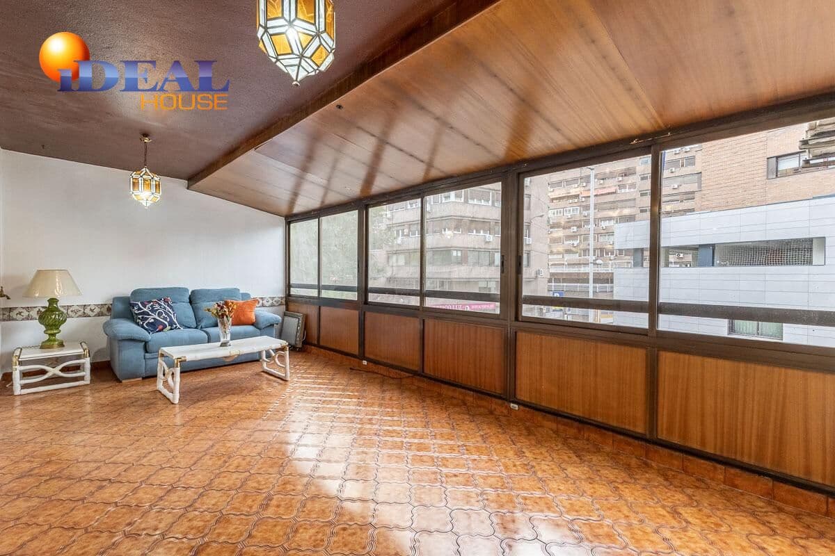 5 bedroom Flat for sale in Granada city - € 450,000 (Ref: 9434459)