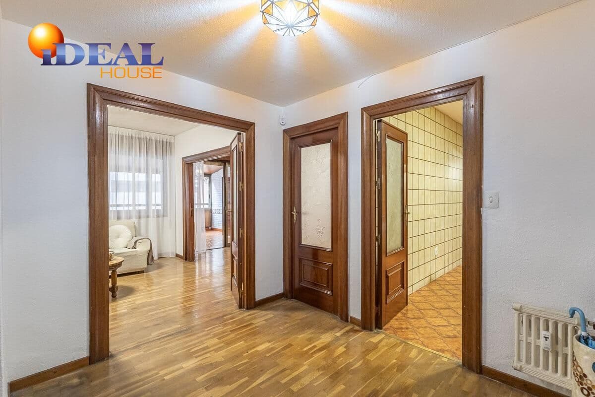 5 bedroom Flat for sale in Granada city - € 450,000 (Ref: 9434459)