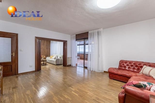 Piso de 5 habitaciones en Granada ciudad en venta - 450.000 € (Ref: 9434459)