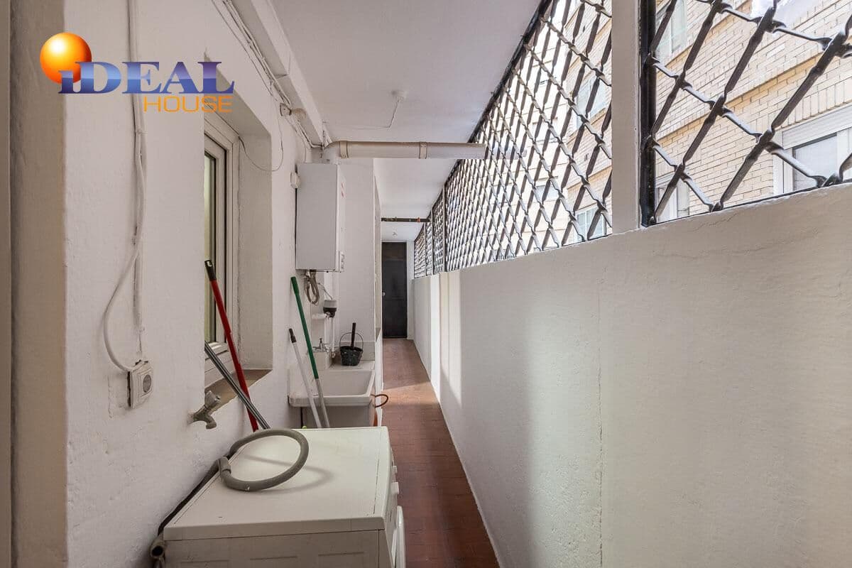 5 bedroom Flat for sale in Granada city - € 450,000 (Ref: 9434459)