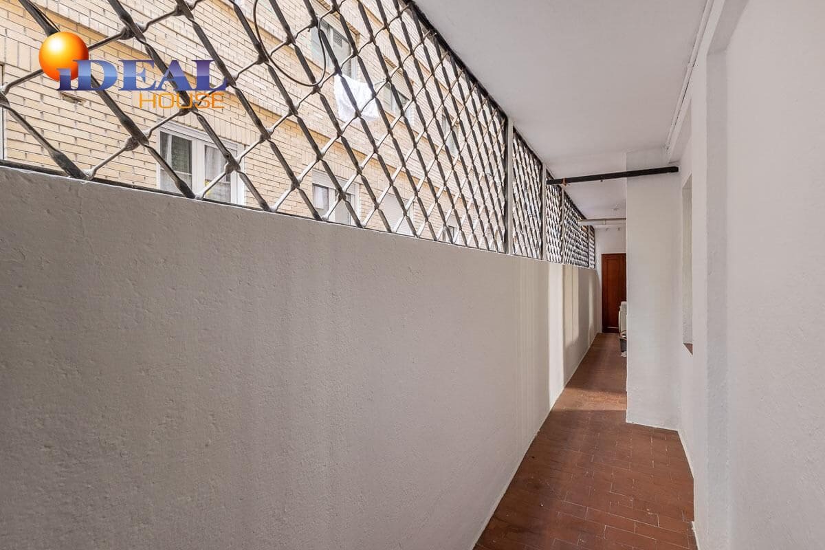 5 bedroom Flat for sale in Granada city - € 450,000 (Ref: 9434459)