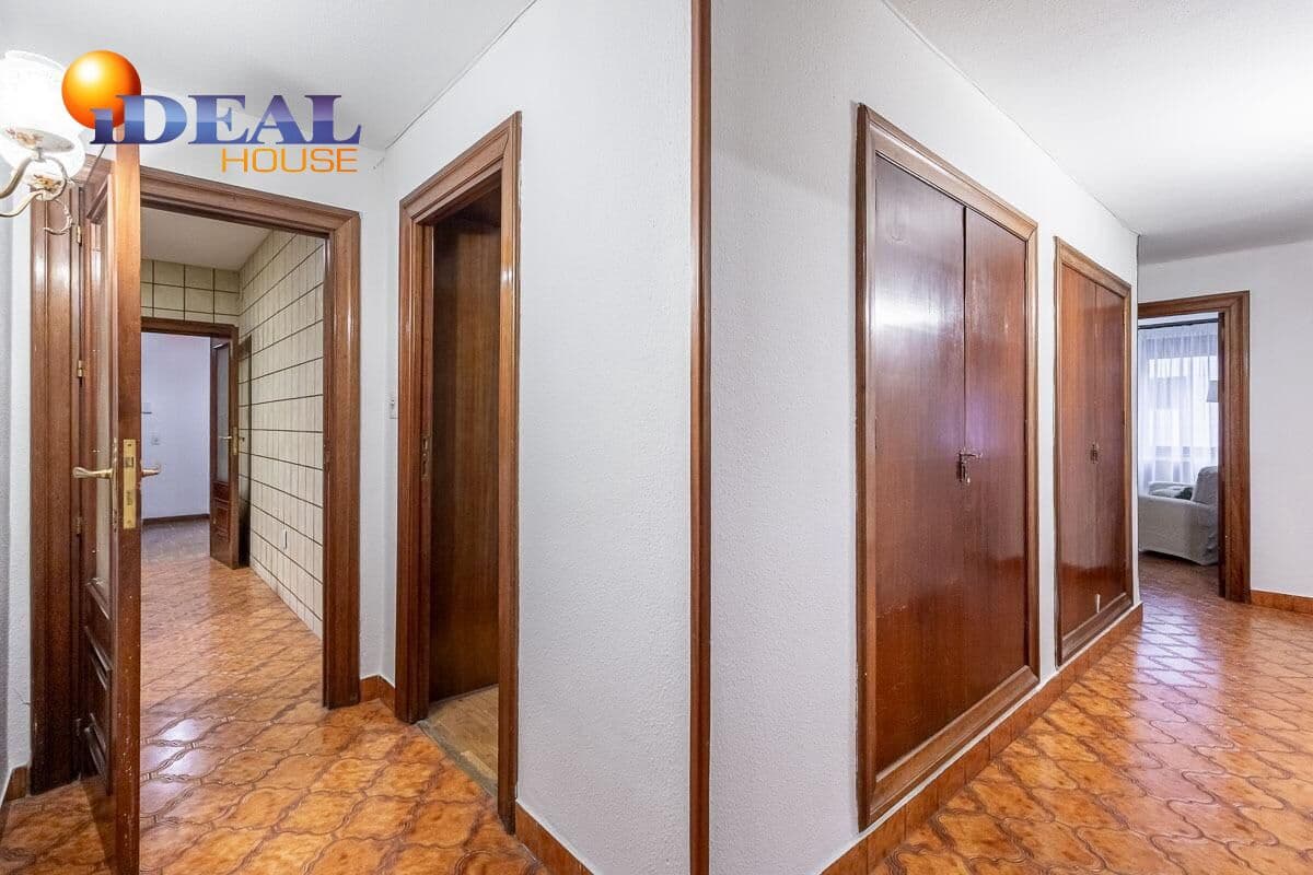 5 bedroom Flat for sale in Granada city - € 450,000 (Ref: 9434459)