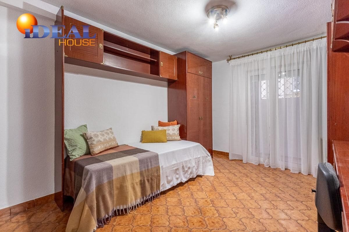 5 bedroom Flat for sale in Granada city - € 450,000 (Ref: 9434459)