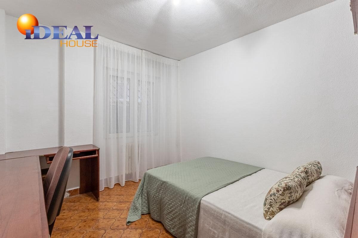 5 bedroom Flat for sale in Granada city - € 450,000 (Ref: 9434459)