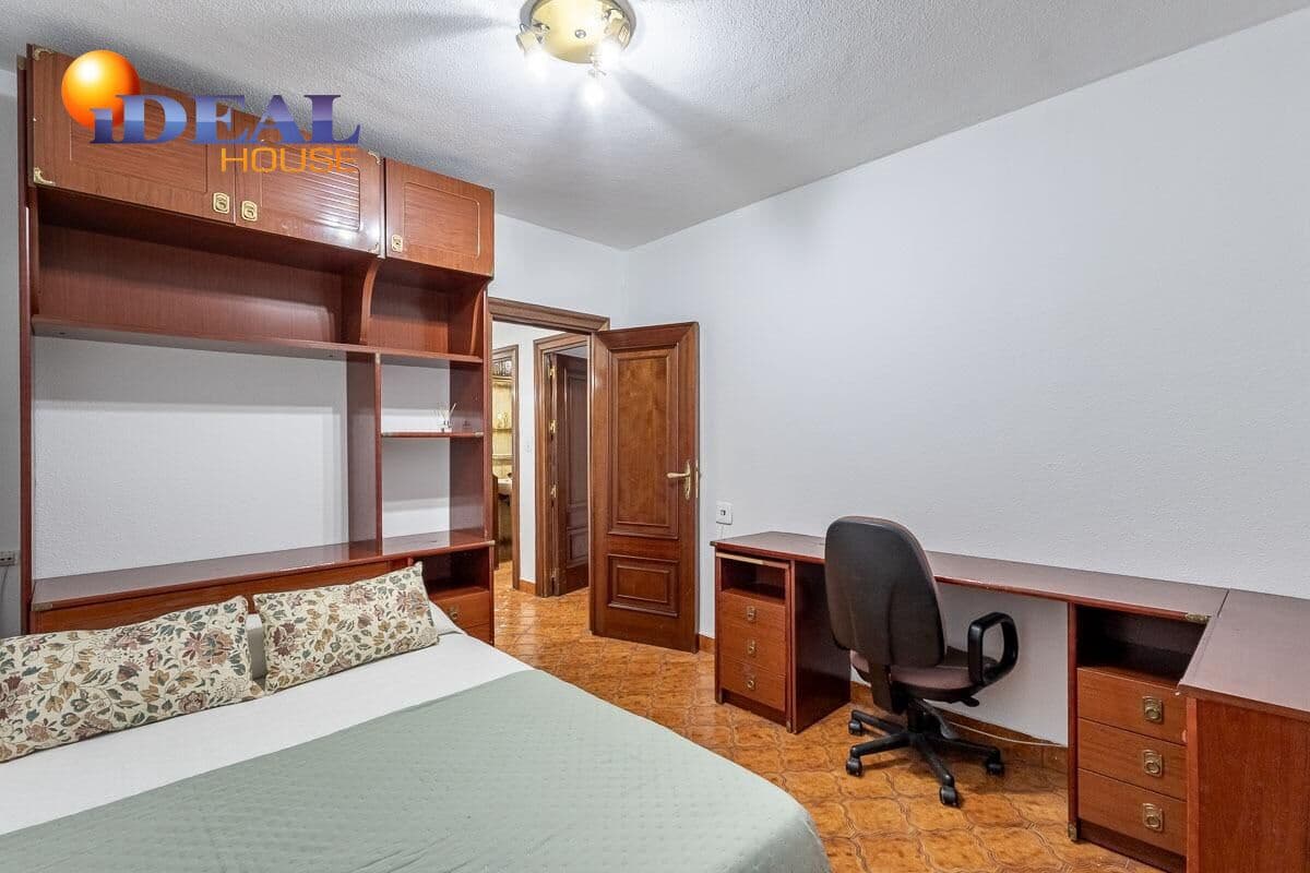 5 bedroom Flat for sale in Granada city - € 450,000 (Ref: 9434459)