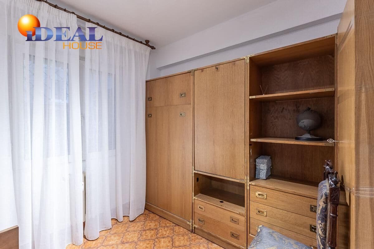 5 bedroom Flat for sale in Granada city - € 450,000 (Ref: 9434459)