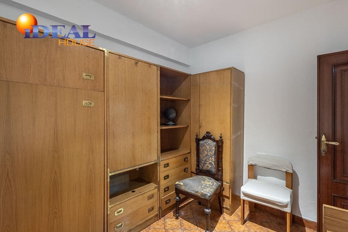 5 bedroom Flat for sale in Granada city - € 450,000 (Ref: 9434459)