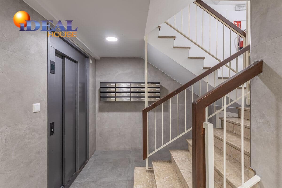 5 bedroom Flat for sale in Granada city - € 450,000 (Ref: 9434459)