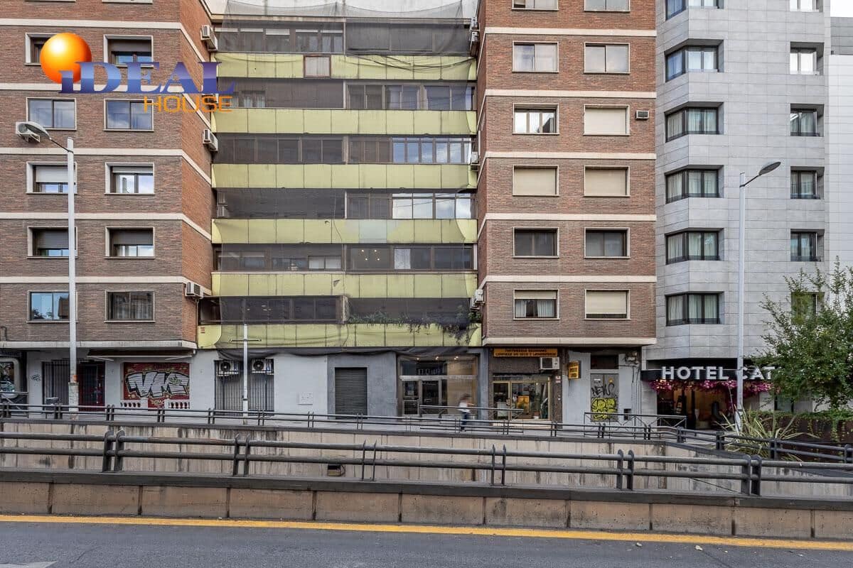 5 bedroom Flat for sale in Granada city - € 450,000 (Ref: 9434459)