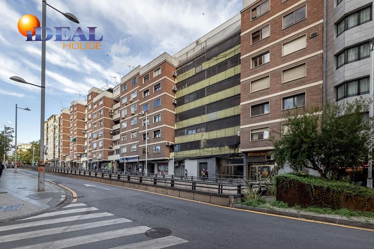 5 bedroom Flat for sale in Granada city - € 450,000 (Ref: 9434459)