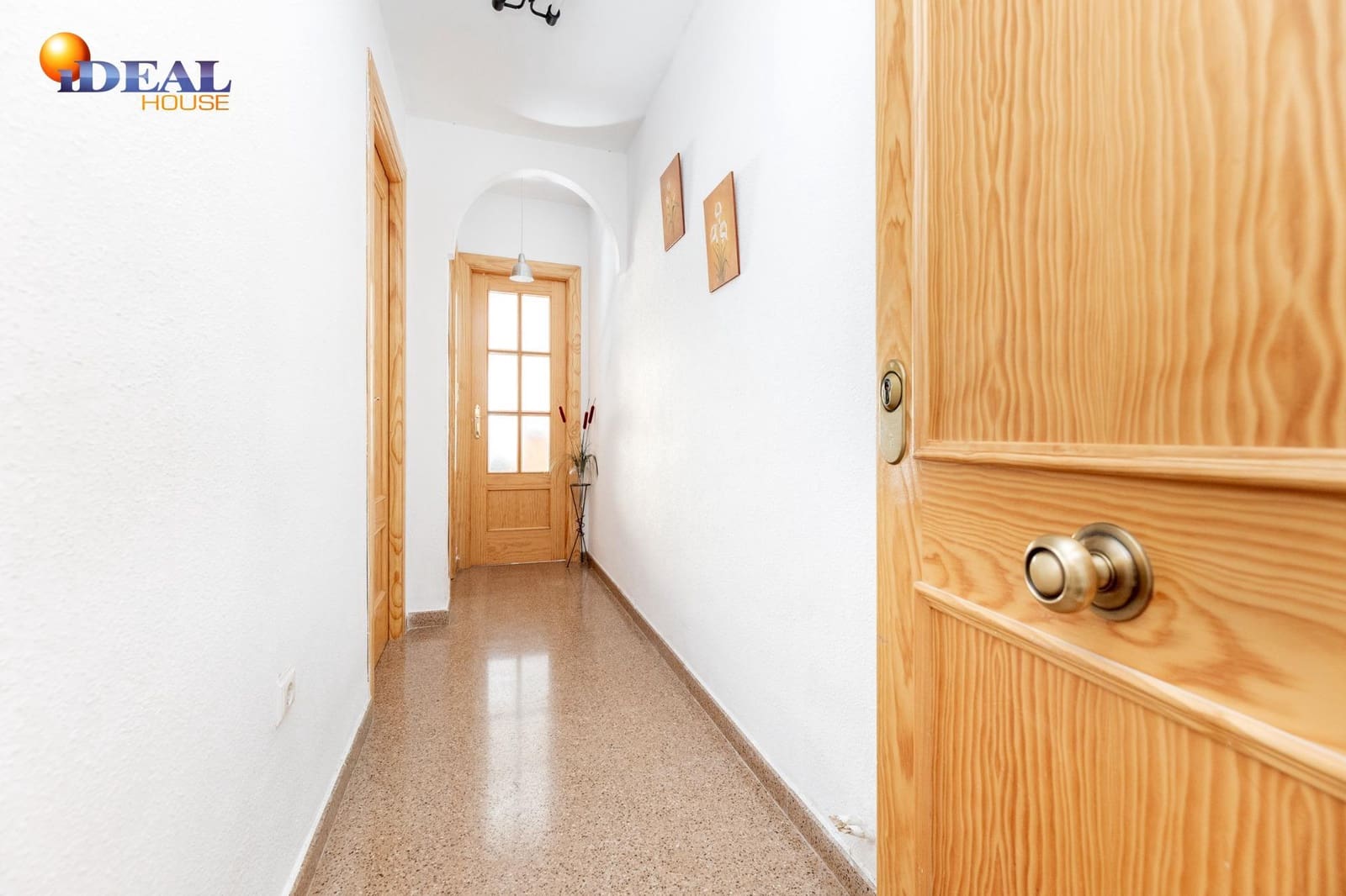 2 bedroom Flat for sale in Churriana de la Vega with garage - € 175,000 (Ref: 9434460)