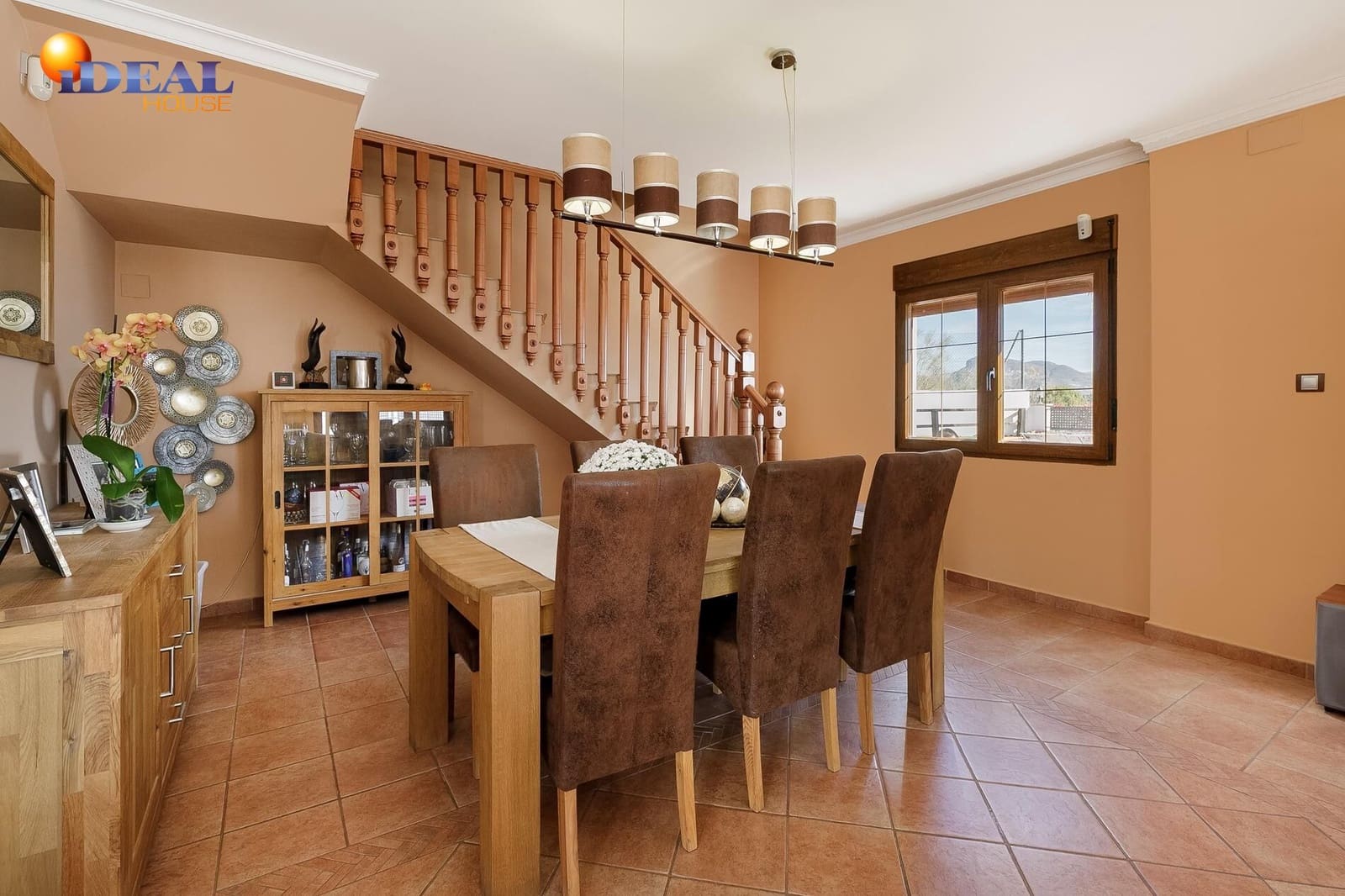 4 bedroom Villa for sale in Huetor Santillan with pool garage - € 330,000 (Ref: 9434461)