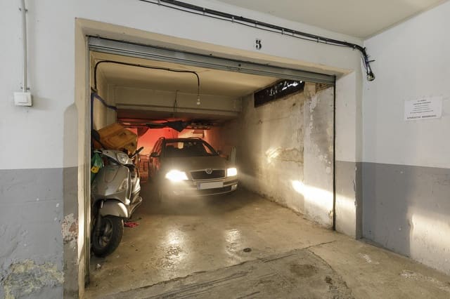 Garage for sale in Albaicin, Granada city - € 55,000 (Ref: 9434462)