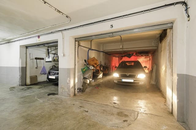 Garage for sale in Albaicin, Granada city - € 55,000 (Ref: 9434462)