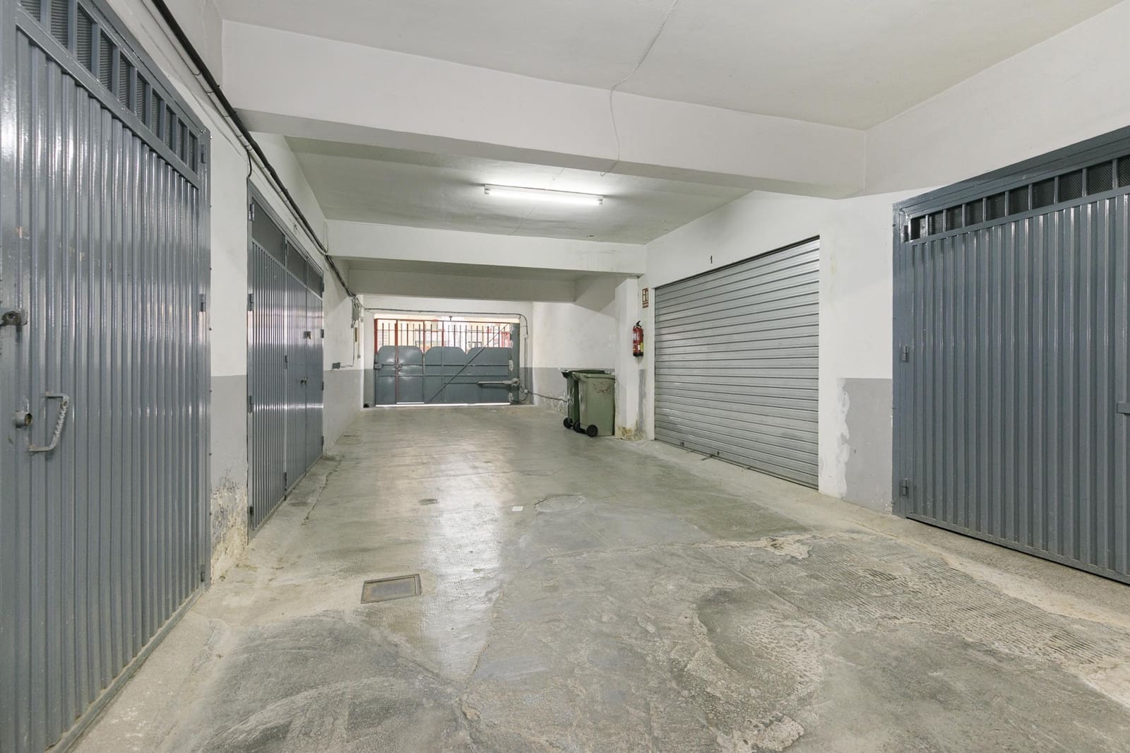 Garage for sale in Granada city - € 55,000 (Ref: 9434462)