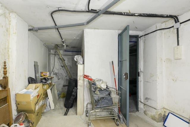 Garage for sale in Albaicin, Granada city - € 55,000 (Ref: 9434462)