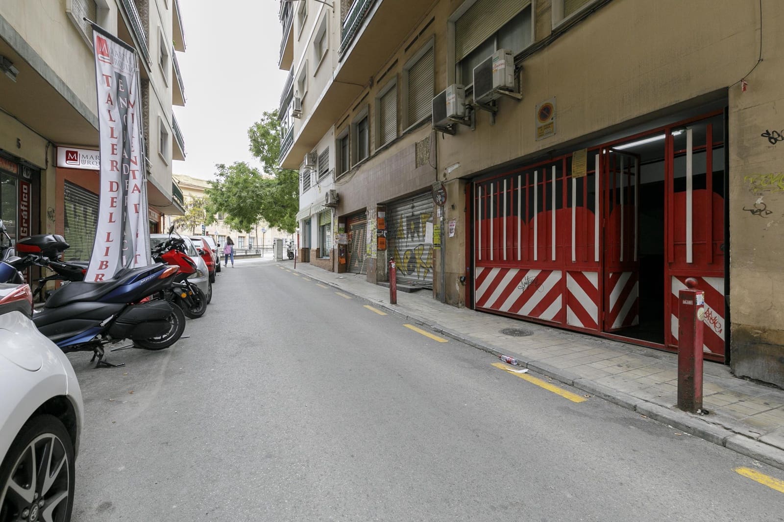 Garage for sale in Granada city - € 55,000 (Ref: 9434462)