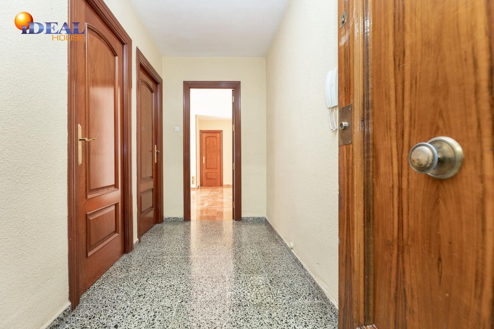 3 sovrum Lägenhet till salu i Granada stad med garage - 249 000 € (Ref: 9434463)