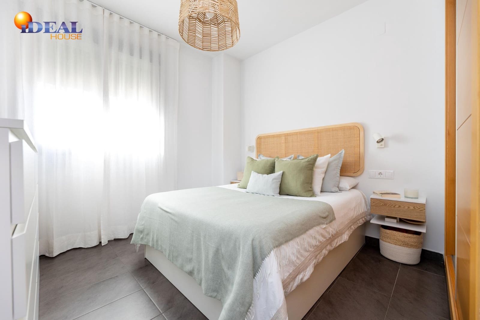 2 bedroom Flat for sale in Alhendin with pool garage - € 250,000 (Ref: 9434467)