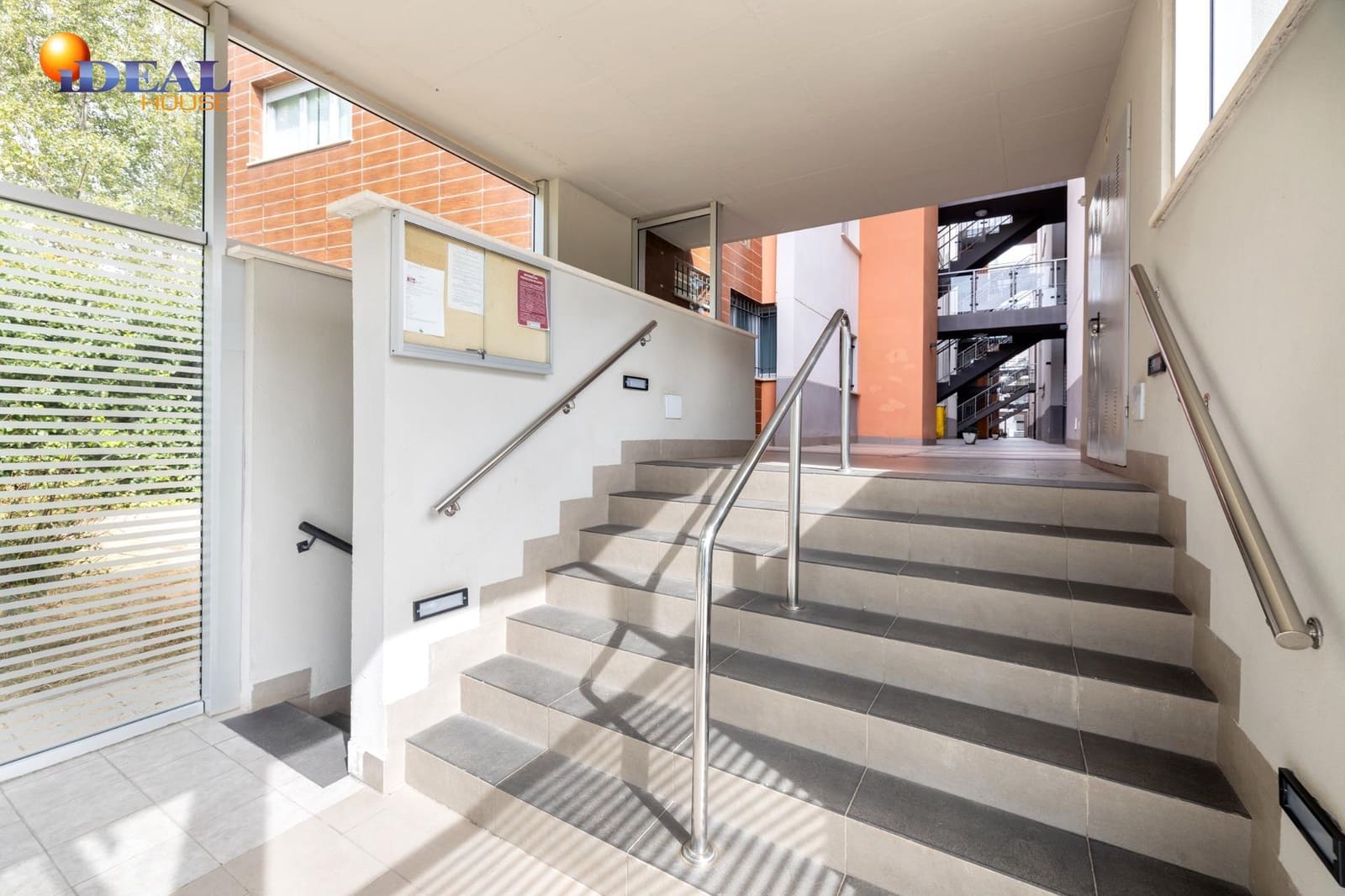 2 bedroom Flat for sale in Alhendin with pool garage - € 250,000 (Ref: 9434467)