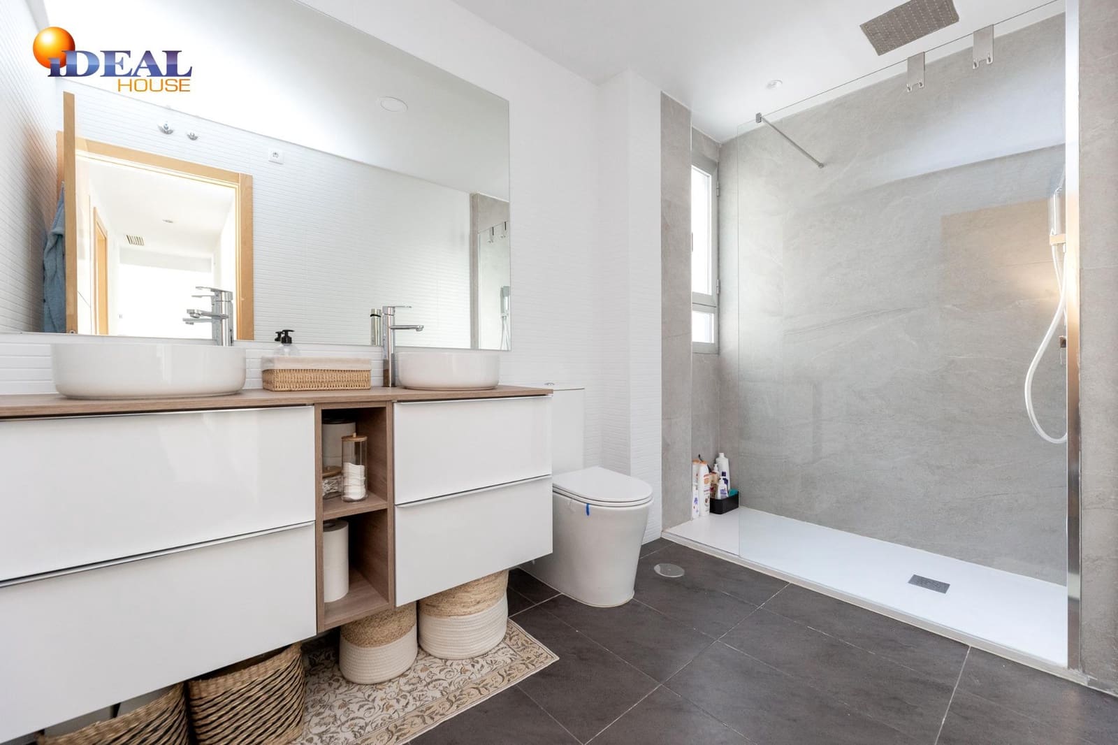 2 bedroom Flat for sale in Alhendin with pool garage - € 250,000 (Ref: 9434467)